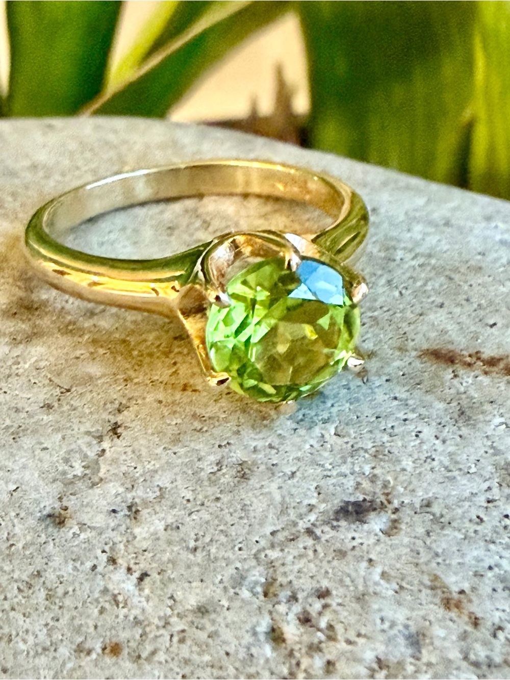 14 karat gold in Peridot Ring